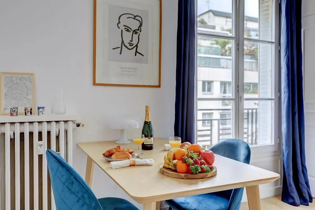 Plantes 1br Cozy Flat Apartment Paris